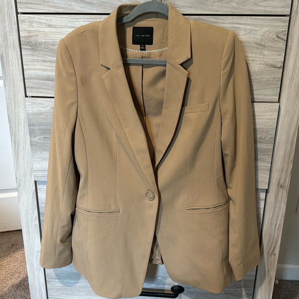 The limited beige blazer
